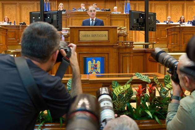Luca Niculescu New Romanian Prime Minister Vote in Paliament Bucharest, Romania. 20th Oct, 2026: Luca Niculescu, prime minister‘designate, speaks during the vote on his cabinet in the Romanian Parliament. Bucharest Romania Copyright: xLucianxAlecux