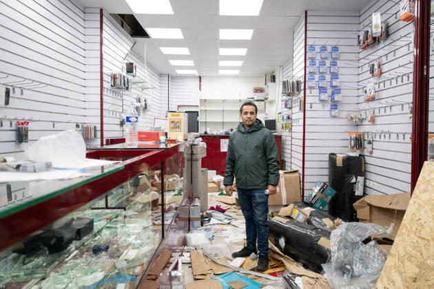Shops Looted After the October 17th Demonstration - Paris AJ This photo shows the Owner of the store Lyca Mobile Hassan Rashadul at the Boulevard de Magenta store after it has been looted, ransacked, and vandalized on October 19, 2026 two days after riots and looting occurred (pillage) on the sidelines of nationwide cost-of-living demonstrations. Photo by Alexis Jumeau ABACAPRESS.COM Paris France Copyright: xJumeauxAlexis ABACAx