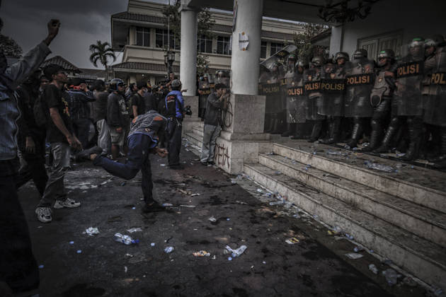 October 20, 2026, Yogyakarta, Special Region Of Yogyakarta, Indonesia: Special Region of Yogyakarta, October 20, 2026. A crowd comprising members of a community and student alliance staged a protest in front of the Special Region of Yogyakarta Regional People™s Representative Council (DPRD) building. During the protest, the demonstrators made several demands, including that forest and land fires and floods be declared national disasters; that strict action be taken against the corporations involved; and that the cost of education and healthcare be reduced and access to these services be made more equitable. Yogyakarta Indonesia - ZUMAf198 20261020_zip_f198_015 Copyright: xMuhammadxFebriansyahx