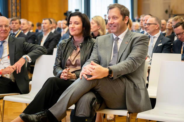 Invest in Germany Summit, Berlin, ESMT Invest in Germany Summit, Berlin, ESMT, Lars Klingbeil, Bundesfinanzminister Dorothee Bär, Bundesforschungsministerin Berlin Berlin GER