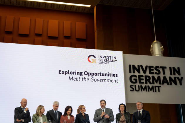 Invest in Germany Summit, Berlin, ESMT Invest in Germany Summit, Berlin, ESMT, Friedrich Merz, Bundeskanzler Katherina Reiche, Bundeswirtschaftsministerin Lars Klingbeil, Bundesfinanzminister Steffen Bilger, Bundesverkehrsminister Dorothee Bär, Bundesforschungsministerin Verena Hubertz, Bundesbauministerin Karsten Wildberger, Bundesdigitalminister Martin Blessing, Sonderbeauftragter für Investitionen Berlin Berlin GER