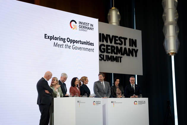 Invest in Germany Summit, Berlin, ESMT Invest in Germany Summit, Berlin, ESMT, Friedrich Merz, Bundeskanzler Katherina Reiche, Bundeswirtschaftsministerin Lars Klingbeil, Bundesfinanzminister Steffen Bilger, Bundesverkehrsminister Dorothee Bär, Bundesforschungsministerin Verena Hubertz, Bundesbauministerin Karsten Wildberger, Bundesdigitalminister Martin Blessing, Sonderbeauftragter für Investitionen Berlin Berlin GER