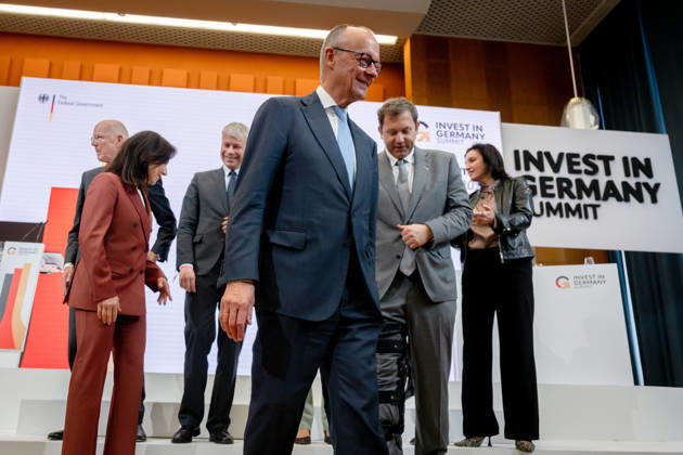 Invest in Germany Summit, Berlin, ESMT Invest in Germany Summit, Berlin, ESMT, Friedrich Merz, Bundeskanzler Katherina Reiche, Bundeswirtschaftsministerin Lars Klingbeil, Bundesfinanzminister Steffen Bilger, Bundesverkehrsminister Dorothee Bär, Bundesforschungsministerin Verena Hubertz, Bundesbauministerin Karsten Wildberger, Bundesdigitalminister Martin Blessing, Sonderbeauftragter für Investitionen Berlin Berlin GER