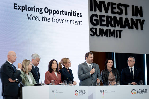 Invest in Germany Summit, Berlin, ESMT Invest in Germany Summit, Berlin, ESMT, Friedrich Merz, Bundeskanzler Katherina Reiche, Bundeswirtschaftsministerin Lars Klingbeil, Bundesfinanzminister Steffen Bilger, Bundesverkehrsminister Dorothee Bär, Bundesforschungsministerin Verena Hubertz, Bundesbauministerin Karsten Wildberger, Bundesdigitalminister Martin Blessing, Sonderbeauftragter für Investitionen Berlin Berlin GER