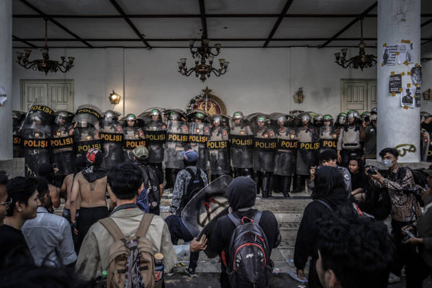 October 20, 2026, Yogyakarta, Special Region Of Yogyakarta, Indonesia: Special Region of Yogyakarta, October 20, 2026. A crowd comprising members of a community and student alliance staged a protest in front of the Special Region of Yogyakarta Regional People™s Representative Council (DPRD) building. During the protest, the demonstrators made several demands, including that forest and land fires and floods be declared national disasters; that strict action be taken against the corporations involved; and that the cost of education and healthcare be reduced and access to these services be made more equitable. Yogyakarta Indonesia - ZUMAf198 20261020_zip_f198_026 Copyright: xMuhammadxFebriansyahx