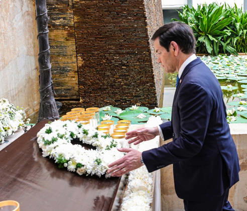 RECORD DATE NOT STATED Marco Rubio lays a wreath at the 26 11 memorial at Hotel Taj, Mumbai Mumbai, Oct 20 (ANI): U.S. Secretary of State Marco Rubio lays a wreath at the 26 11 memorial at Hotel Taj, in Mumbai on Tuesday. (@SecRubio X ANI Photo) Mumbai Maharashtra India Copyright: xANIx ANI_20261020396