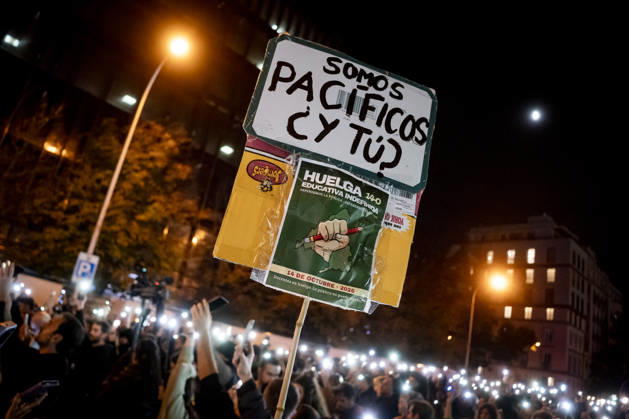 Protest Against Violence During the Education Strike Demonstrations in Madrid Hundreds of people gathered to protest the violence perpetrated against education protesters during the education strike demonstrations in Madrid on October 20, 2026, in Madrid, Spain. The demonstration follows incidents yesterday caused by the police after they charged at peaceful protesters outside an event attended by the president of the Autonomous Community. OCTOBER 20, 2026 A Pé Madrid Madrid, Spain  Copyright: xA.xPÃ rezxMecax 7858215
