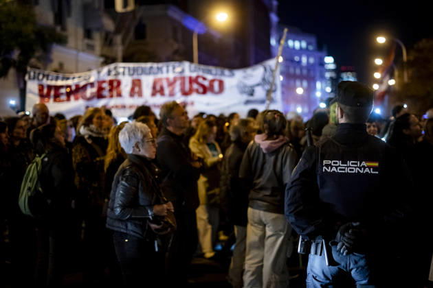 Protest Against Violence During the Education Strike Demonstrations in Madrid Hundreds of people gathered to protest the violence perpetrated against education protesters during the education strike demonstrations in Madrid on October 20, 2026, in Madrid, Spain. The demonstration follows incidents yesterday caused by the police after they charged at peaceful protesters outside an event attended by the president of the Autonomous Community. OCTOBER 20, 2026 A Pé Madrid Madrid, Spain  Copyright: xA.xPÃ rezxMecax 7858220