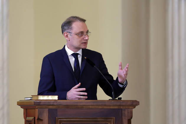 (261020) -- BUCHAREST, Oct. 20, 2026 -- Romania s new Prime Minister Luca Niculescu gives a speech during a swearing-in ceremony at the Cotroceni Palace in Bucharest, Romania, on Oct. 20, 2026. Romania s new government led by Luca Niculescu took the oath of office before Romanian President Nicusor Dan at the Cotroceni Palace on Tuesday evening. (Photo by Xinhua) ROMANIA-BUCHAREST-NEW GOVERNMENT CristianxCristel 