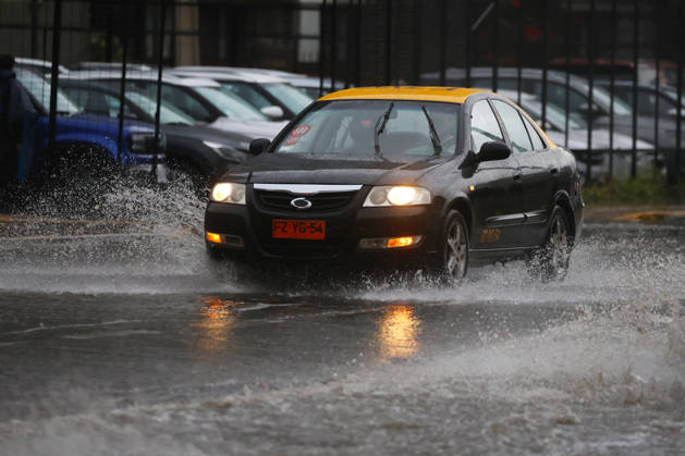 Santiago, October 20, 2026: Flooding at the intersection of Irarrazaval and Lo Encalada streets during the storm system affecting the metropolitan region. Jonnathan Oyarzun, Aton Chile, Santiago, Chile. Aton 1201197 Copyright: JONNATHANxOYARZUN ATONxCHILE