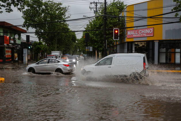 Santiago, October 20, 2026: Flooding at the intersection of Gran Avenida and Los Aviadores streets during the storm front affecting the metropolitan region. Diego Martin Aton, Chile; Santiago, Chile. Aton 1201216.jpeg Copyright: DIEGOxMARTIN ATONxCHILE