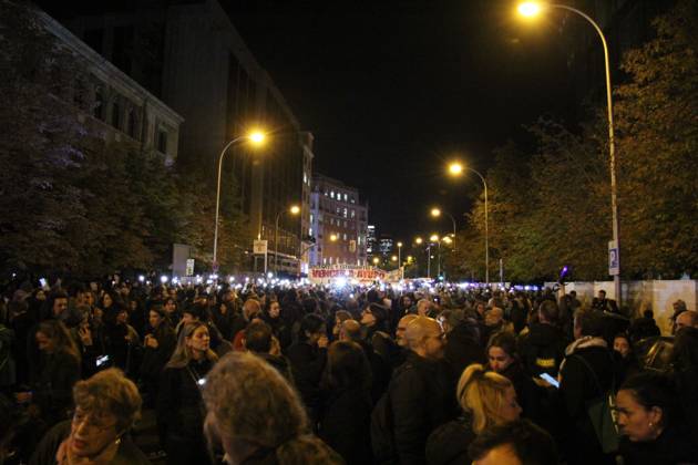 October 20, 2026, Madrid, Spain: MADRID, SPAIN, OCTOBER 20, 2026: Teachers demonstrate against police interventions during previous education protests in Madrid. The march takes place amid an indefinite public education strike demanding better working conditions and increased resources for schools. Madrid Spain - ZUMAq101 20261020_zna_q101_272 Copyright: xAlejandroxDanielxArnautux
