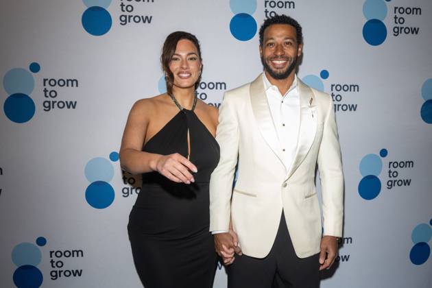 October 20, 2026, New York, New York, United States: (L-R) Ashley Graham and Justin Ervin attend.the Room to Grow Gala at Ziegfeld Ballroom on October 20, 2026 in New York City. New York United States - ZUMAs197 20261020_aaa_s197_636 Copyright: xRonxAdarx