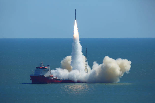 RIZHAO, CHINA - OCTOBER 21: The CERES-1 Y8 carrier rocket carrying a new satellite blasts off from the waters on October 21, 2026 near the city of Rizhao, Shandong Province of China. China launched a rocket from the ocean waters near the city of Rizhao in east China s Shandong Province on October 21, placing a new satellite into planned orbit. The CERES-1 Y8 carrier rocket blasted off at 11:39 a.m. (Beijing Time). The Taiyuan Satellite Launch Center carried out this offshore launch.  Copyright: xVCGx 111675994155