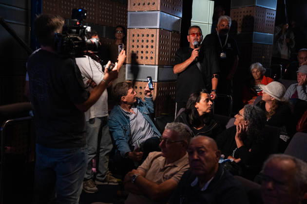 October 20, 2026, Be er Sheva, New York, Israel: A disabled man pledges his support to Gadi Eisenkot at a campaign rally of his party Yashar in Be™er Sheva. Be er Sheva Israel - ZUMAg280 20261020_znp_g280_011 Copyright: xYoavxGinsburgx
