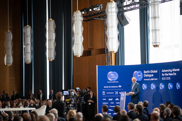 Bundeskanzler Friedrich Merz hält eine Rede und diskutiert anschließend auf dem BGD 2026;Berlin Global Dialogue 2026 BGD 2026 Motto Advancing Alliances for a New Era, Berlin Berlin Deutschland ESMT