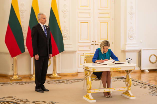 Lithuanian President Nauseda meets newly elected Estonian President Madise in Vilnius VILNIUS, LITHUANIA - OCTOBER 21: Newly elected Estonian President Ulle Madise (R) signs the guest book as Lithuanian President Gitanas Nauseda (L) looks on during her official visit to Vilnius, Lithuania, on October 21, 2026. The meeting focuses on bilateral relations, regional security and defense, support for Ukraine, strategic infrastructure, and Lithuania s priorities for its presidency of the Council of the European Union in the first half of 2027. Yauhen Yerchak Anadolu Vilnius Lithuania. Editorial use only. Please get in touch for any other usage.  Copyright: x2026xAnadoluxYauhenxYerchakx