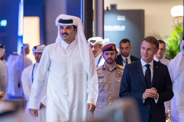 Qatar s Emir and French President Attend One Planet Sovereign Wealth Funds Summit Qatar s Emir Sheikh Tamim bin Hamad Al Thani and French President Emmanuel Macron attend the ninth edition of the One Planet Sovereign Wealth Funds (OPSWF) CEO Summit at the Rosewood Hotel in Qatar, on October 21, 2026. Photo by Emiri Diwan Office apaimages Doha Doha Qatar 211026_Qatar_QPO_00(2) Copyright: xapaimagesxEmirixDiwanxOfficex xapaimagesx