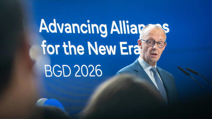 Bundeskanzler Friedrich Merz hält eine Rede und diskutiert anschließend auf dem BGD 2026;Berlin Global Dialogue 2026 BGD 2026 Motto Advancing Alliances for a New Era, Berlin Berlin Deutschland ESMT