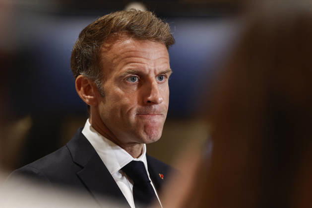 President Macron At The Opswf Summit During His Visit To Qatar French President Emmanuel Macron looks on as he speaks to members of the media on the day of the 9th Annual One Planet Sovereign Wealth Funds (OPSWF) Summit, in Lusail, Qatar, October 21, 2026. Photo by Benoit Tessier Pool ABACAPRESS.COM Lusail Qatar  Copyright: xTessierxBenoit Pool ABACAx