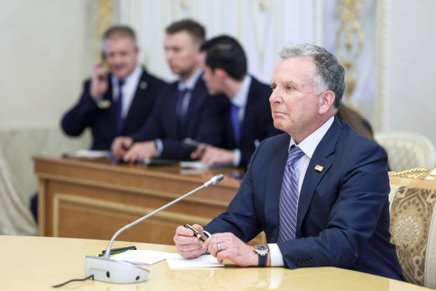 News Bilder des Tages RUSSIA, ST PETERSBURG - OCTOBER 21, 2026: Steve Witkoff, US Special Presidential Envoy for Peace Missions, is pictured during a meeting with Russia s President Vladimir Putin at the Constantine Palace St Petersburg Russia  - ZUMAt113 20261021_zaa_t113_231 Copyright: xKristinaxSolovyovax