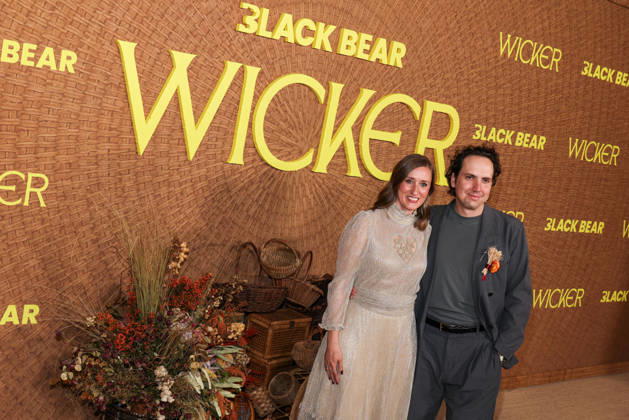 Los Angeles Premiere Of Black Bear s Wicker LOS ANGELES, CALIFORNIA, USA - OCTOBER 20: Eleanor Wilson and Alex Huston Fischer arrive at the Los Angeles Premiere Of Black Bear s Wicker held at the DGA Theater Complex at The Directors Guild of America on October 20, 2026 in Los Angeles, California, United States. Los Angeles DGA Theater Complex at The Directors Guild of America California United States Copyright: xKayxQiao ImagexPressxAgencyx