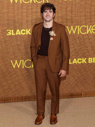 Los Angeles Premiere Of Black Bear s Wicker LOS ANGELES, CALIFORNIA, USA - OCTOBER 20: Alex Maystrik arrives at the Los Angeles Premiere Of Black Bear s Wicker held at the DGA Theater Complex at The Directors Guild of America on October 20, 2026 in Los Angeles, California, United States. Los Angeles DGA Theater Complex at The Directors Guild of America California United States Copyright: xKayxQiao ImagexPressxAgencyx