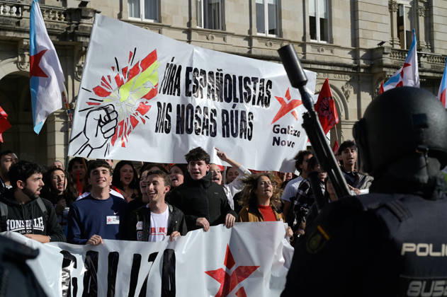 Protest Against Abascal s Event in A Coruna A group of people during a rally against the visit of Vox leader Santiago Abascal on October 21, 2026, in A Coruna, Galicia, Spain. Several people gathered, organized by far-left movements, to boycott the Vox leader’s visit to the Galician city. October 21, 2026. A Coruna, Galicia. A Coruna, Galicia, Spain Copyright: xM.xDylanx 7859193
