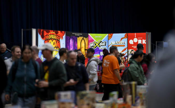 Feature, Blick in die Halle der Neuheitenschau, Besucher informieren sich, am 21.10.2026 Messe SPIEL Essen vom 22.10 - 25.10.2026 in E s s e n Deutschland. Grugahalle