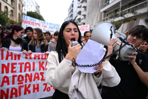 October 21, 2026, Thessaloniki, Greece: Students protest in Greece, calling for better education and government action to ease the burden of rising living costs. Thessaloniki Greece  - ZUMAp191 20261021_zap_p191_017 Copyright: xGiannisxPapanikosx