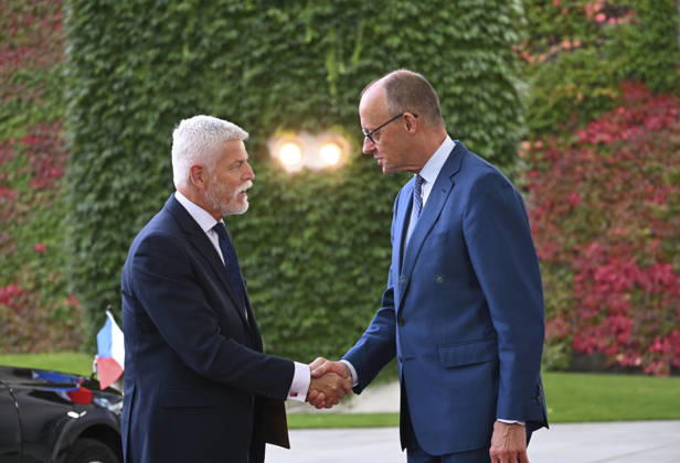 President of the Czech Republic Petr Pavel in Berlin BERLIN, GERMANY - OCTOBER 21: German Chancellor Friedrich Merz welcomes President of the Czech Republic Petr Pavel at the Chancellery during an official visit to Berlin, Germany on October 21, 2026. Halil Sagirkaya Anadolu Berlin Germany. Editorial use only. Please get in touch for any other usage.  Copyright: x2026xAnadoluxHalilxSagirkayax