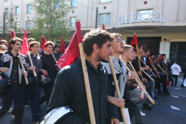 October 21, 2026, Athens, Attica, GREECE: Students, school pupils, teachers and university professors take part in a large education protest. Thousands of demonstrators march through the city center, carrying banners and chanting slogans during the mass mobilization. Athens GREECE - ZUMAx103 20261021_zip_x103_030 Copyright: xHarrisxXanthopoulosx