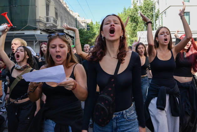 Students and teachers protest over education funding and living costs in Athens Students march through central Athens chanting slogans during a demonstration demanding increased funding for public education and measures to address rising living costs. Athens Greece Copyright: xNicolasxKoutsokostasxNicolasxKoutsokostasx DSC_202610210225