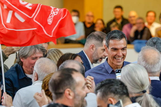 Sánchez Takes Part in a Pre-Campaign Event in Burgos Prime Minister Pedro Sánchez during a pre-campaign event at Fórum Evolución on October 21, 2026, in Burgos, Castile and León, Spain. This is Sánchez’s third visit to Castile and León since the election was called; the Socialist leader visited Ponferrada, León, last Sunday, October 11, for an event at La Térmica Cultural, and this Monday, the 19th, in Valladolid, he led an event at the Cúpula del Milenio October 21, 2026, Tomá, Burgos, Castile and León, Burgos, Castile and León, Spain Copyright: xTomasxAlonsox 7859990