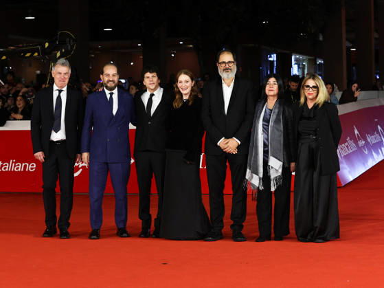 IPA89995914 - Rome, 2026 Film Festival Night 9 Red carpet for the film *THE DEBUT*. Pictured: Jesse Eisenberg (director) Cast: Julianne Moore Andrea Romeo, Francesco Fantoni, Roberto Pisoni, Emanuela Ceddia, Benedetta Caponi  Copyright: xMarcoxProvvisionatox xPoolxRomaxFilmxFestx2026x IPA89995914