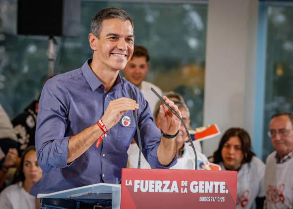 News Bilder des Tages Sánchez Participates in a Pre-Campaign Event in Burgos Prime Minister Pedro Sánchez speaks during a PSOE pre-campaign event at Fórum Evolución on October 21, 2026, in Burgos, Castile and León, Spain. This is Sánchez’s third visit to Castile and León since the election was called; the Socialist leader visited Ponferrada, León, last Sunday, October 11, for an event at La Térmica Cultural, and this Monday, the 19th, in Valladolid, he led an event at the Cúpula del Milenio. October 21, 2026, Tomá, Burgos, Castile and León, Burgos, Castile and León, Spain Copyright: xTomasxAlonsox 7860101