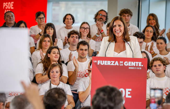 Sánchez Takes Part in a Pre-Campaign Event in Burgos PSOE Representative Esther Pena speaks during a PSOE pre-campaign event at Fórum Evolución on October 21, 2026, in Burgos, Castile and León, Spain. This is Sánchez’s third visit to Castile and León since the elections were called; the Socialist leader visited Ponferrada, León, last Sunday, October 11, for an event at La Térmica Cultural, and this Monday, the 19th, in Valladolid, he led an event at the Cúpula del Milenio. October 21, 2026, Tomá, Burgos, Castile and León, Burgos, Castile and León, Spain Copyright: xTomasxAlonsox 7860119