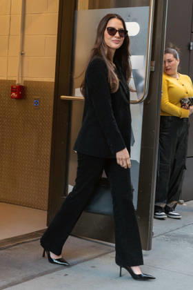 NEW YORK, NY - OCTOBER 21: Olivia Rodrigo seen at ABC Studios on October 21, 2026 in New York City. Credit: AdMedia. USA  - ZUMAa123 20261021_zaa_a123_002 Copyright: xCamaraxPorterx