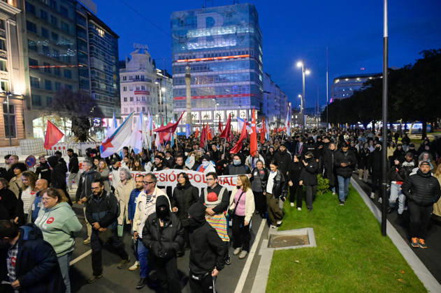 Protests Against Police Repression in A Coruna Hundreds of people are demonstrating against the police repression they have suffered in recent days, as of October 21, 2026, in A Coruna, Galicia, Spain. Abascal’s visit to A Coruna this morning ended with incidents and police charges in María Pita Square. The disturbances left twelve people injured and two arrested. OCTOBER 21, 2026. A Coruna, Galicia; A Coruna, Galicia, Spain  Copyright: xM.xDylanx 7860160