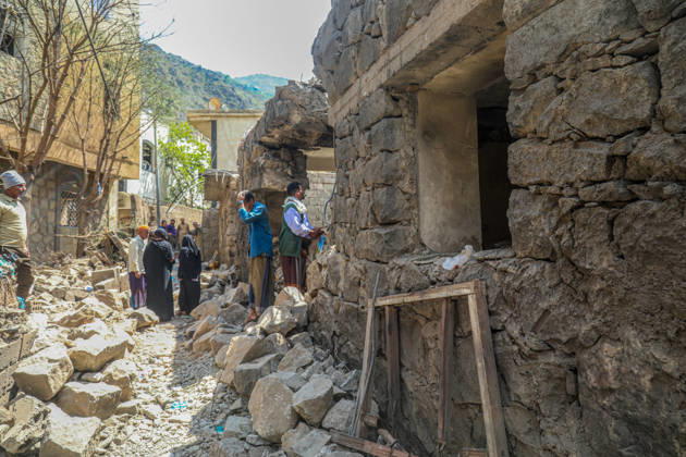 Intense clashes between government forces and Houthis cause severe infrastructure damage in Taiz TAIZ, YEMEN - OCTOBER 21: Buildings and structural property lie severely damaged following intensified clashes between Yemeni government forces and Iran-backed Houthis in the Al-Mudhaffar district of Taiz, southwestern Yemen on October 21, 2026. The escalated fighting and shelling in urban sectors have inflicted widespread destruction on local infrastructure across the governorate. Hamza Mustafa Anadolu Taiz Yemen. Editorial use only. Please get in touch for any other usage.  Copyright: x2026xAnadoluxHamzaxMustafax