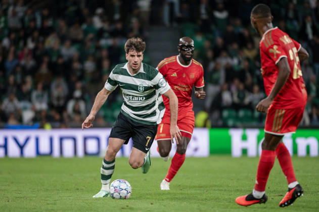 October 21, 2026, Lisbon, Lisbon, Portugal: Sporting CP forward FOTIS IOANNIDIS runs with the ball as LASK defenders close in during their UEFA Champions League league phase matchday three match at Estadio Jose Alvalade in Lisbon, Portugal, on October 21, 2026. Lisbon Portugal - ZUMAr238 20261021_zip_r238_035 Copyright: xRicardoxRochax