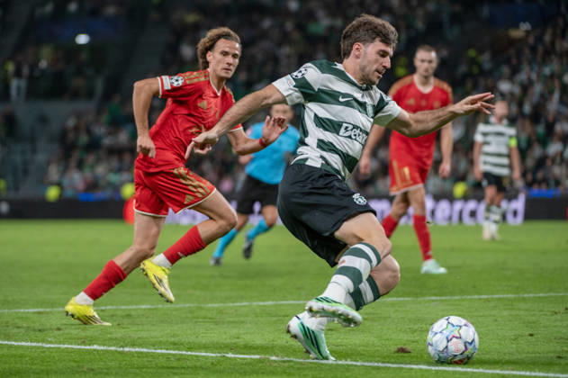 October 21, 2026, Lisbon, Lisbon, Portugal: Sporting CP forward FOTIS IOANNIDIS stretches to play the ball under pressure from a LASK defender during their UEFA Champions League league phase matchday three fixture at Estadio Jose Alvalade in Lisbon, Portugal, on October 21, 2026. Lisbon Portugal - ZUMAr238 20261021_zip_r238_045 Copyright: xRicardoxRochax
