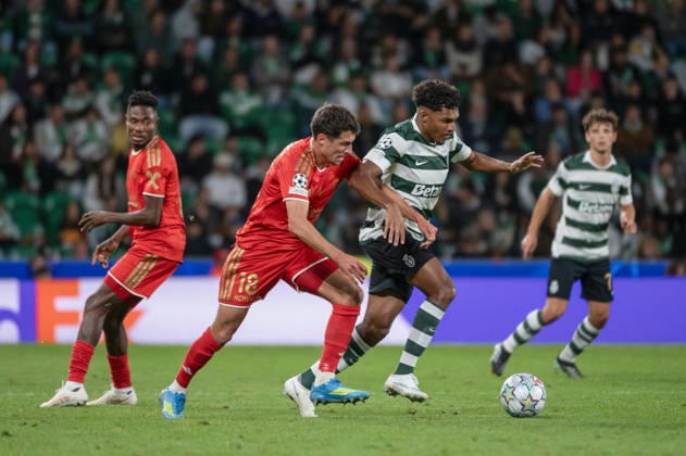 October 21, 2026, Lisbon, Lisbon, Portugal: Sporting CP forward LUIS GUILHERME carries the ball under pressure from a LASK opponent during their UEFA Champions League league phase matchday three fixture at Estadio Jose Alvalade in Lisbon, Portugal, on October 21, 2026. Lisbon Portugal - ZUMAr238 20261021_zip_r238_048 Copyright: xRicardoxRochax