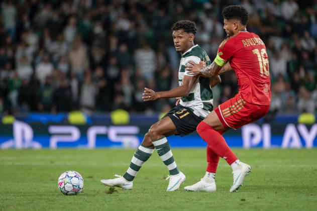 October 21, 2026, Lisbon, Lisbon, Portugal: Sporting CP forward LUIS GUILHERME shields the ball from a LASK defender during their UEFA Champions League league phase matchday three match at Estadio Jose Alvalade in Lisbon, Portugal, on October 21, 2026. Lisbon Portugal - ZUMAr238 20261021_zip_r238_051 Copyright: xRicardoxRochax