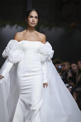 October 21, 2026, Madrid, Spain: A model parades with design Jaime Jarque during ATELIER COUTURE – 16.ª edición, Fashion Week in Real Fabrica de Tapices Madrid Spain - ZUMAs197 20261021_aaa_s197_643 Copyright: xAtilanoxGarciax