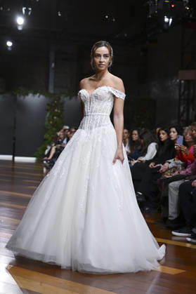 October 21, 2026, Madrid, Spain: A model parades with design Jaime Jarque during ATELIER COUTURE – 16.ª edición, Fashion Week in Real Fabrica de Tapices Madrid Spain - ZUMAs197 20261021_aaa_s197_649 Copyright: xAtilanoxGarciax