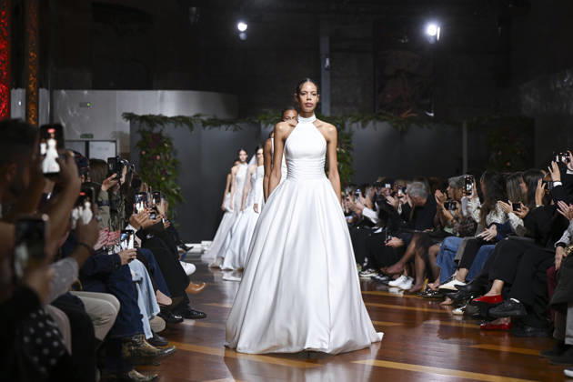October 21, 2026, Madrid, Spain: A model parades with design Jaime Jarque during ATELIER COUTURE – 16.ª edición, Fashion Week in Real Fabrica de Tapices Madrid Spain - ZUMAs197 20261021_aaa_s197_652 Copyright: xAtilanoxGarciax