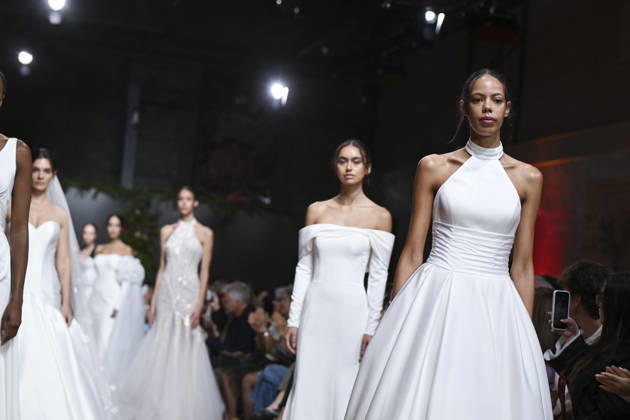 October 21, 2026, Madrid, Spain: A model parades with design Jaime Jarque during ATELIER COUTURE – 16.ª edición, Fashion Week in Real Fabrica de Tapices Madrid Spain - ZUMAs197 20261021_aaa_s197_660 Copyright: xAtilanoxGarciax