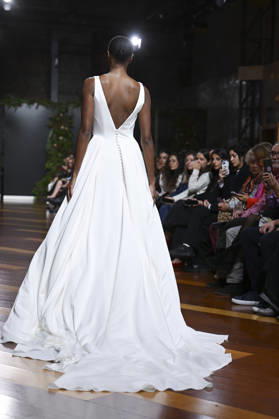 October 21, 2026, Madrid, Spain: A model parades with design Jaime Jarque during ATELIER COUTURE – 16.ª edición, Fashion Week in Real Fabrica de Tapices Madrid Spain - ZUMAs197 20261021_aaa_s197_663 Copyright: xAtilanoxGarciax