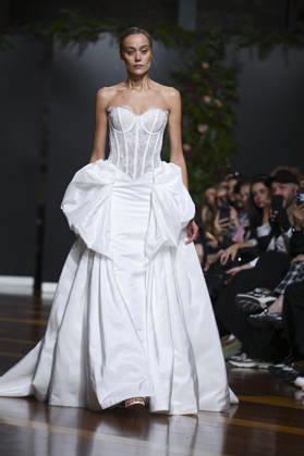 October 21, 2026, Madrid, Spain: A model parades with design Jaime Jarque during ATELIER COUTURE – 16.ª edición, Fashion Week in Real Fabrica de Tapices Madrid Spain - ZUMAs197 20261021_aaa_s197_668 Copyright: xAtilanoxGarciax